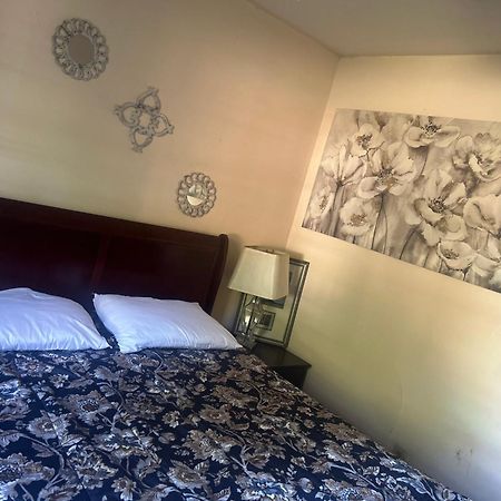 Peachy Sunset Hostel Талахаси Екстериор снимка